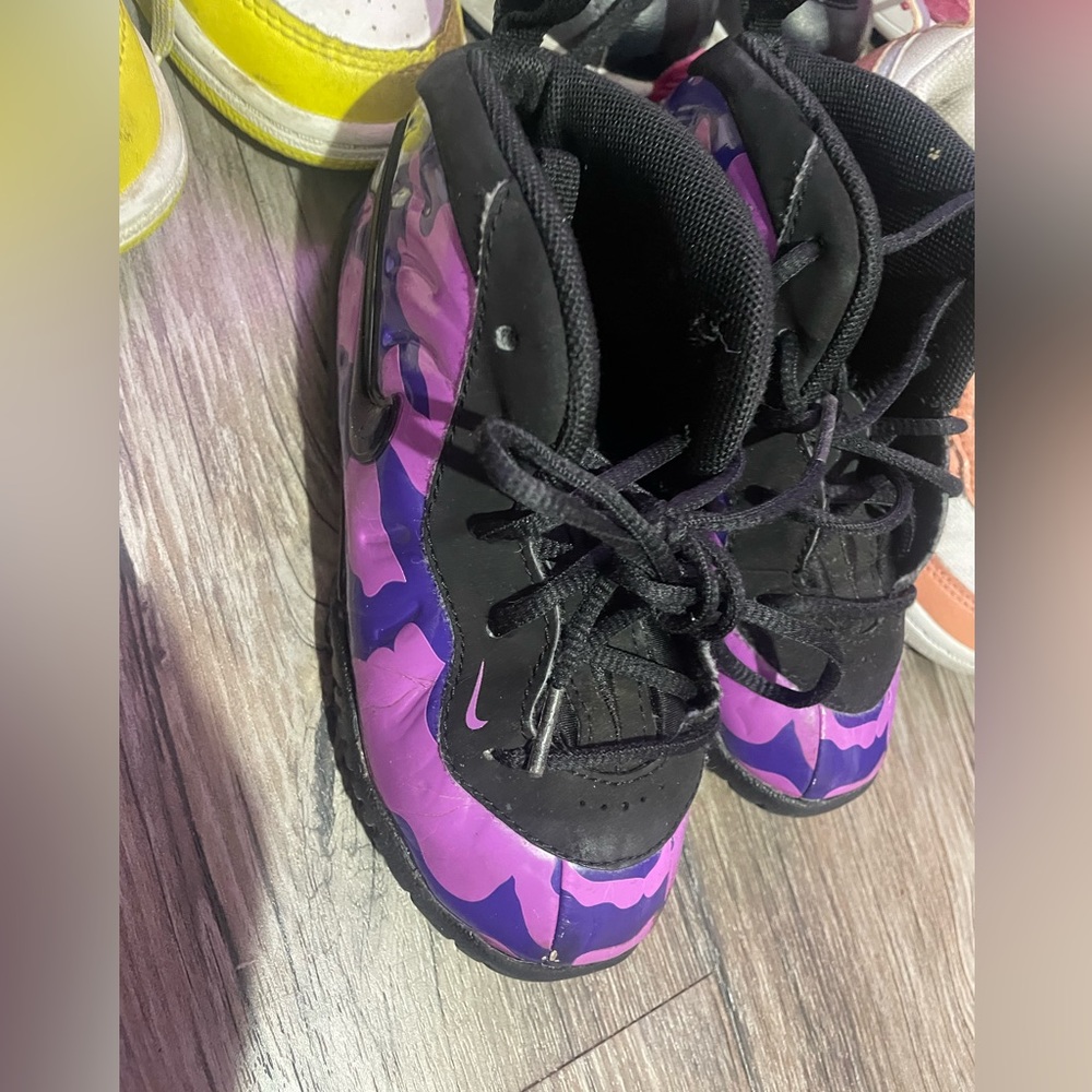 Toddler Nikes 9c